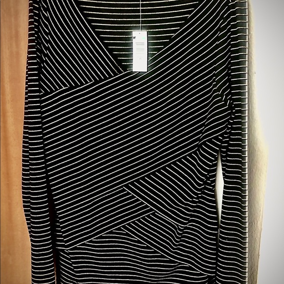 Tops - NWT Women's Black and Gold Top